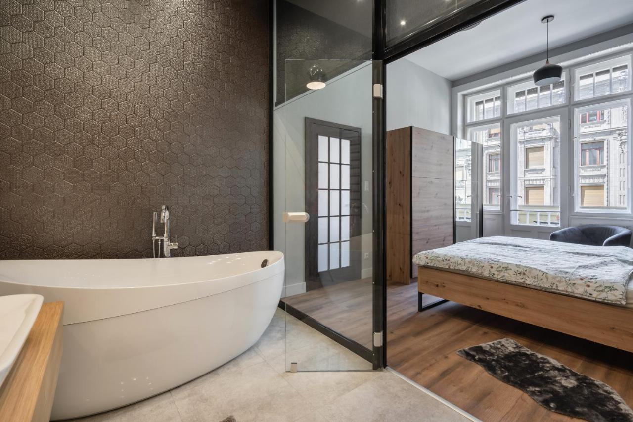 Buenos Boutique - A/C, 2 Bathrms, Amazing View Lägenhet Budapest Exteriör bild