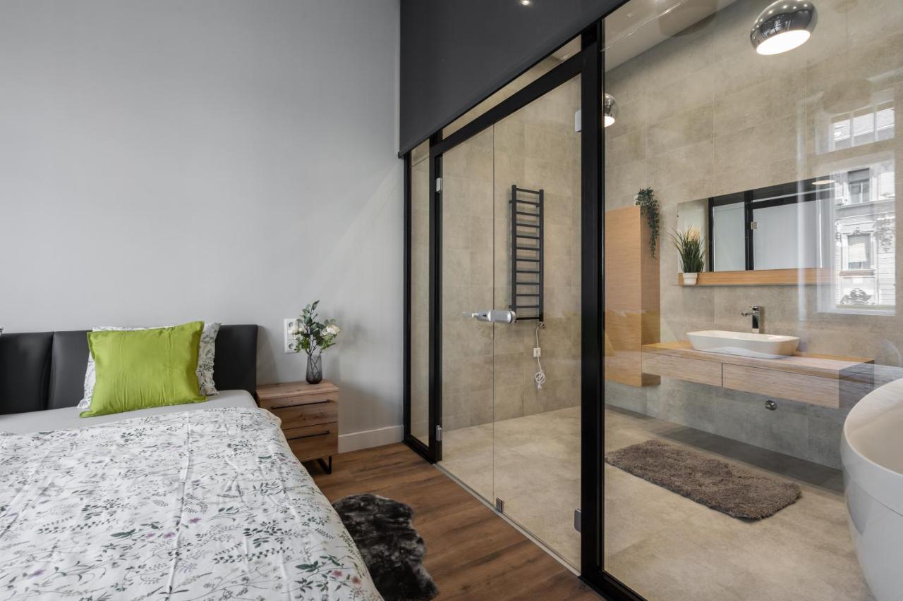 Buenos Boutique - A/C, 2 Bathrms, Amazing View Lägenhet Budapest Exteriör bild