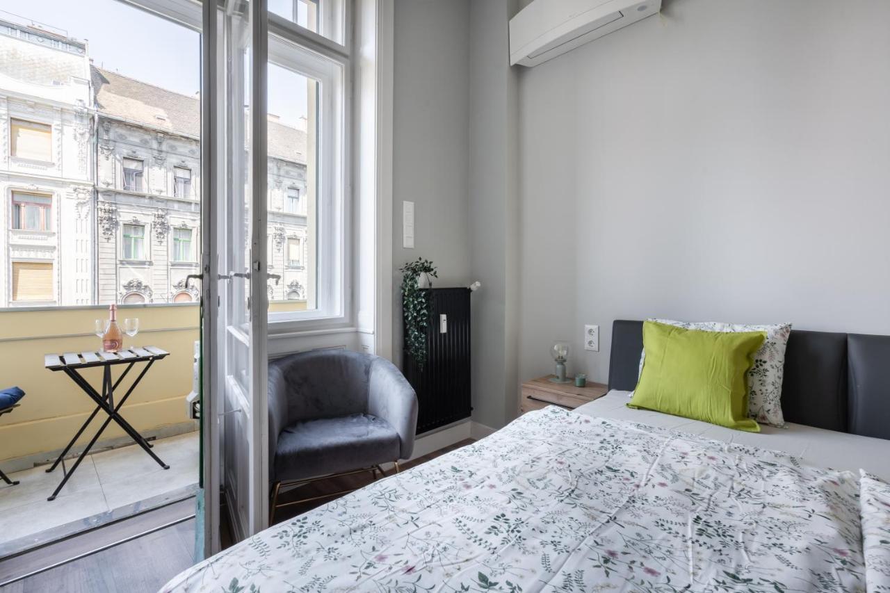 Buenos Boutique - A/C, 2 Bathrms, Amazing View Lägenhet Budapest Exteriör bild